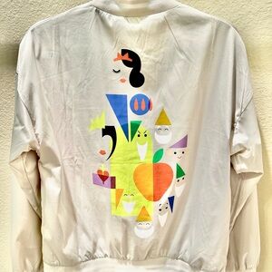 Original WALT Disney World Snow White satin jacket. No stains or tears.